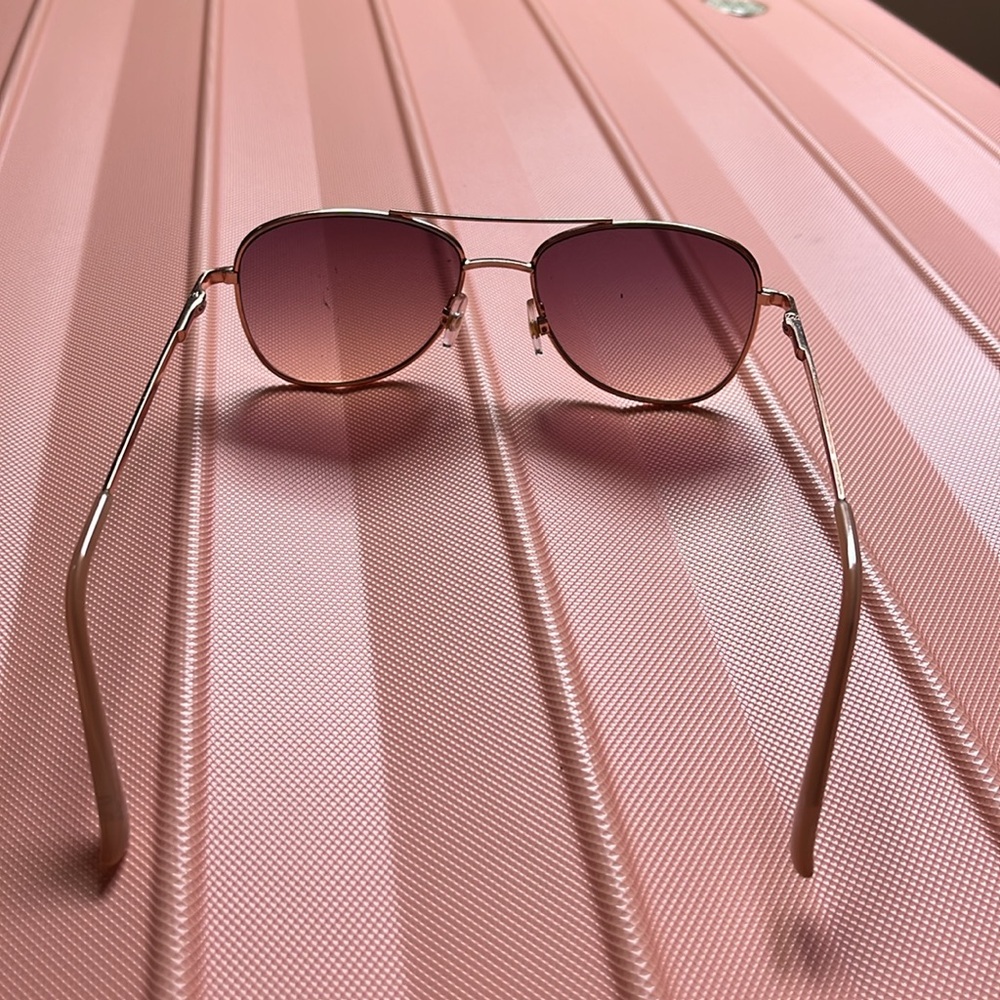 Foster Grant Sunglasses - Picture 4 of 7